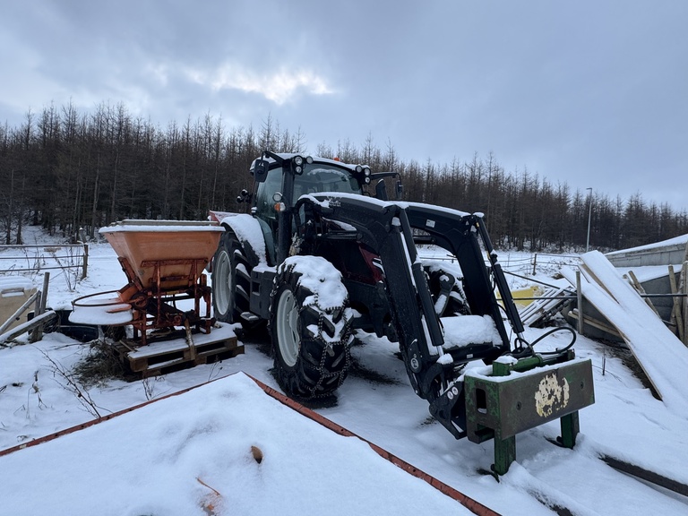 Valtra G135 árg. 2023