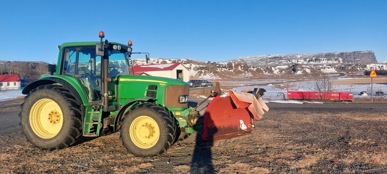 John Deere 6630 árg. 2010