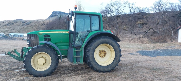 John Deere 6630 árg. 2010