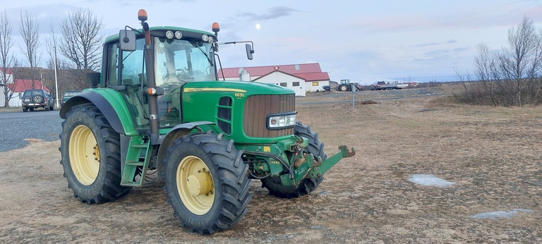 John Deere 6630 árg. 2010