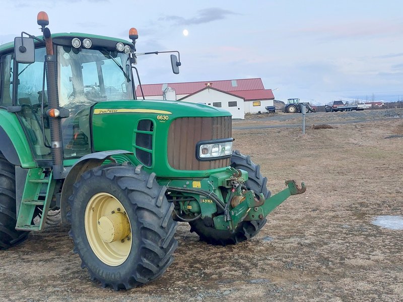 John Deere 6630 árg. 2010