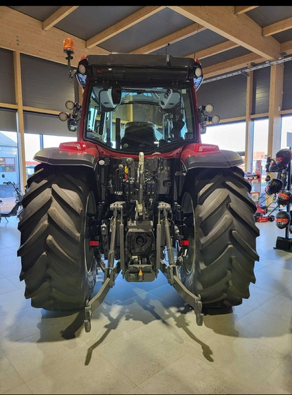 Valtra G135 árg. 2023