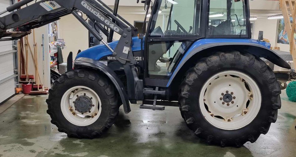 New Holland 6635 árg. 1997