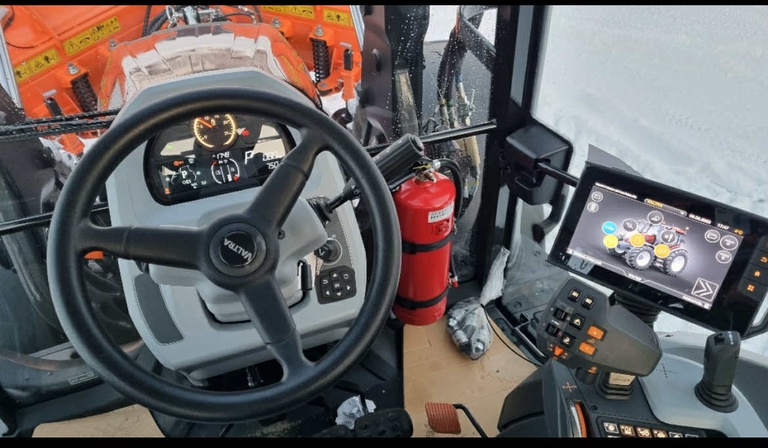 Valtra G135 árg. 2023