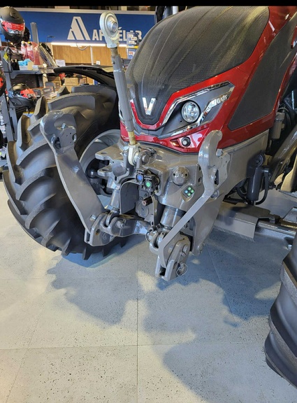 Valtra G135 árg. 2023